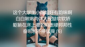 半老徐娘风韵犹存轻熟女骚货，带了眼罩双穴起开，侧睡露鲍鱼，诱惑十足，道具双插