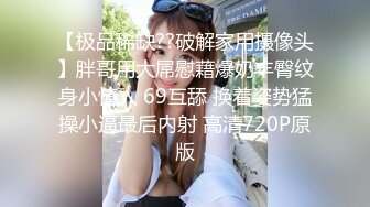 【新片速遞】玉乳丝袜的妈妈平时很严肃，现在很淫荡，娶老婆就娶这种Q弹乳房的！