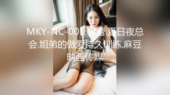  冷艳短发美女带闺蜜一起下海大秀，掏出大奶子晃动特写插嘴，一起翘屁股给你看逼