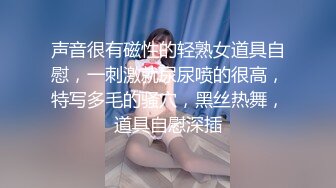 ,全景偷拍多位年轻嫩妹的极品美鲍