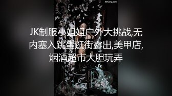 颜值不错的小少妇露脸精彩大秀直播，听狼友指挥脱光玩弄假鸡巴抽插骚穴呻吟，揉奶玩逼展示特写淫声荡语不断